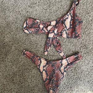 Black bough One-Shoulder Swimsuit